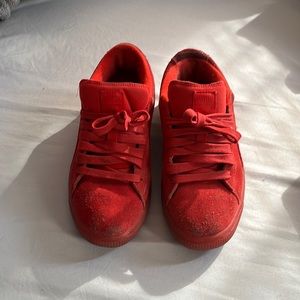 Red Pumas